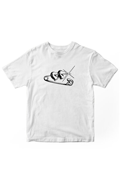 designedfy تيشيرت نسائي مطبوع عليه قلب الأمان باللون الأبيض