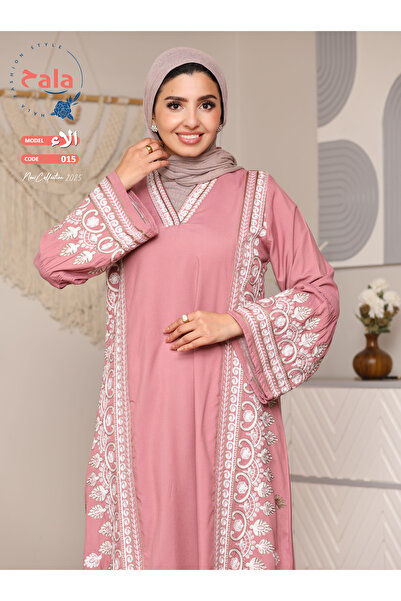 Hala جلابية استقبال مطرزة ومصنوعة من قماش الكتان الخفيف والناعم يمنحك شعورًا ...