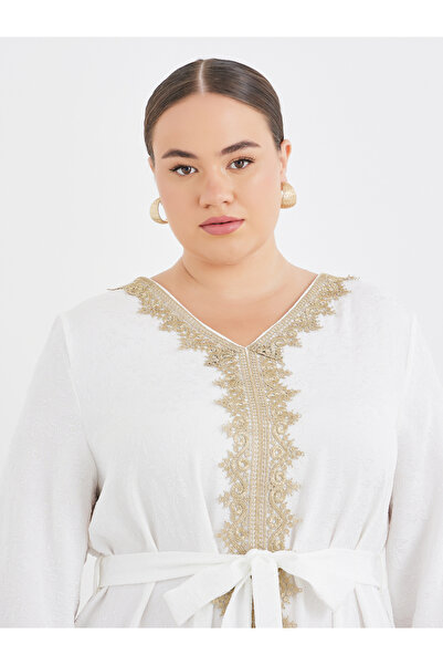 Styli Plus White Jacquard Kaftan with Lace Trim