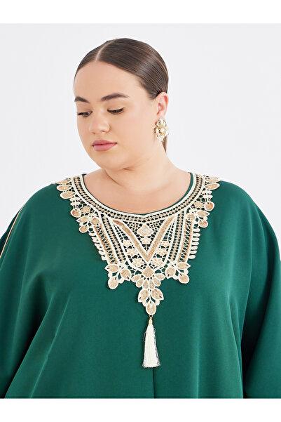 Styli Plus Green Kaftan with Lace Patch Detail