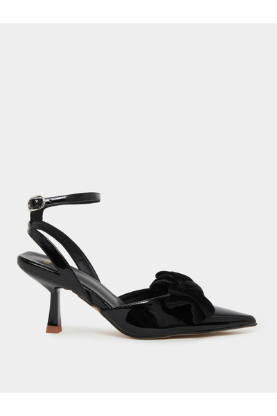 Styli Patent Bow Accent Pointed Toe Sandals