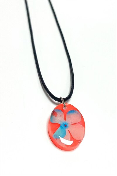 gizmurstore Snowball Flower Oval Epoxy Necklace