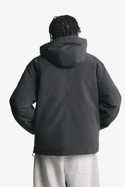 Bershka Kapitone kanguru mont