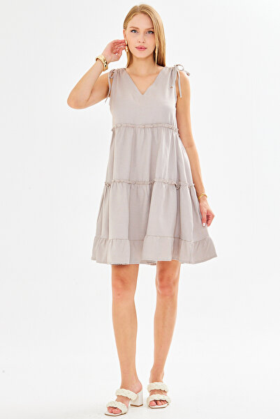 armonika Γυναικείο φόρεμα με βολάν με λαιμόκοψη V με βολάν χωρίς μανίκια με δέσιμο ARM-25Y001061