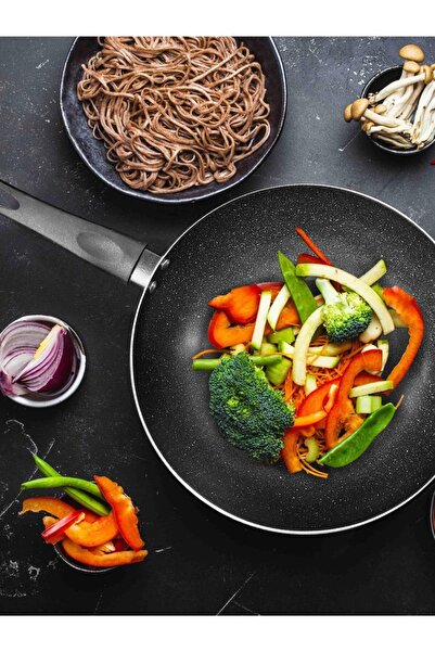 Accessories by Splash By Styli Kitchen Master Non Stick Induction Wok 28 Cm