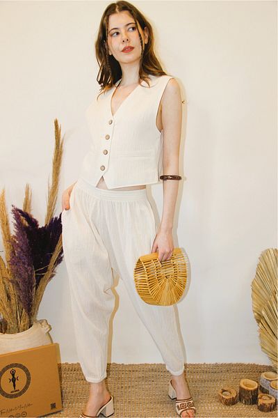 ARİNNASİDE 100% Cotton Wooden Buckle Detailed Buttoned Vest