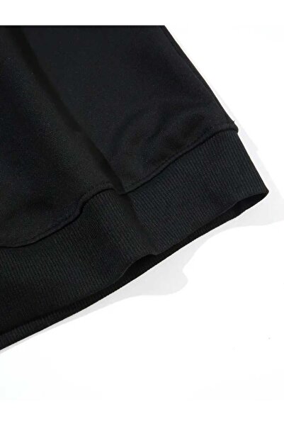 caddekombin Μαύρο φούτερ με λαιμόκοψη με στάμπα μωβ βιολετί