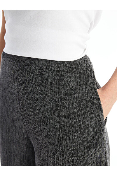 LC Waikiki Women's Straight Shorts - Elastic Waist