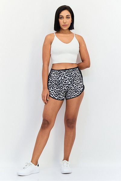Nike Women Sportswear Fit Running Shorts, Multicolor