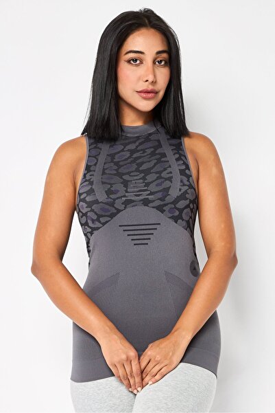 adidas بلوزة رياضية بدون أكمام للنساء من ستيلا مكارتني، رمادية