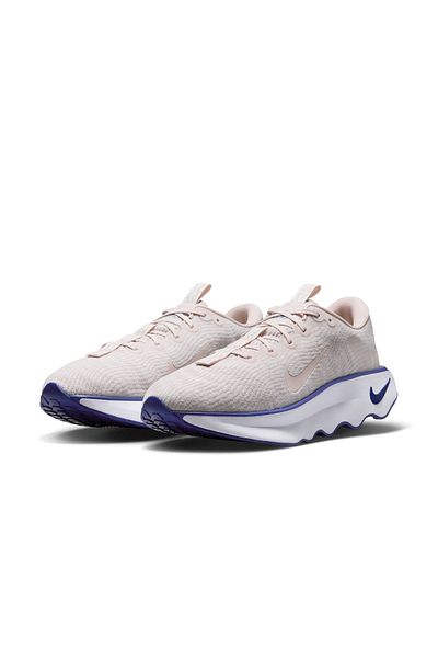 Nike Motiva sneakers