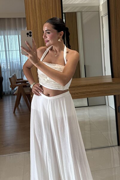 Gizem Ecemiş Noctera Beyaz Payet Boyundan Bağlamalı Bluz