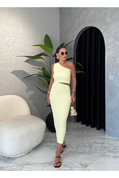 By Merve Darende Gofre Tek Omuz Bel Dekolteli Midi Elbise