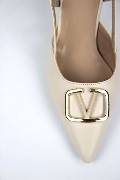 Gökhan Talay Claraa Beige Skin V Buckle Medium Heels (6-8 cm) Classic Heeled Shoes