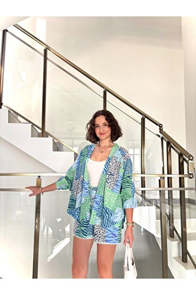 Sude Kızanlıklı مجموعة شورت كيمونو منقوشة ملونة