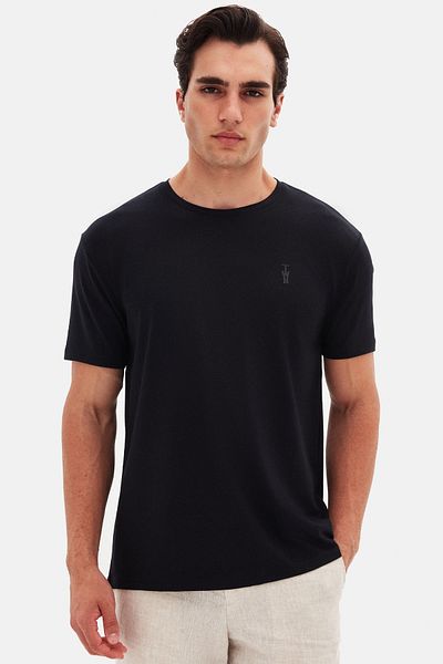 Twn Slim Fit Μαύρο μπλουζάκι με απλό ανάγλυφο στάμπα