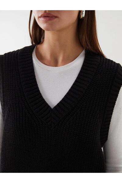 LC Waikiki LCW Modest V Yaka Kadın Triko Süveter (W5)