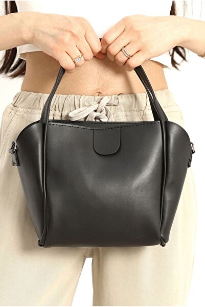 FLARF Buckle Leather Shoulder Bag Black