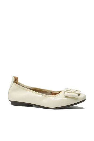 PASS Collection Comfortable and Flexible Ballerina Flats in White by Pass Collection