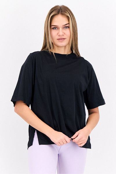 Nike Women Sportswear Fit Short Sleeves Outdoor T-Shirt, Black
