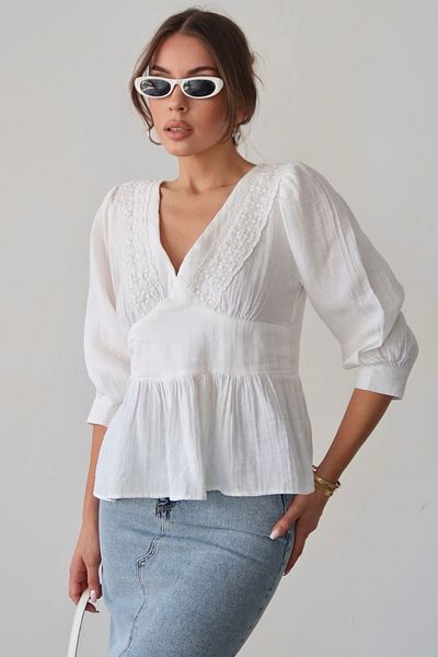 VAGGON Women's White V-Neck Lace Detail Linen Blouse Vs00387