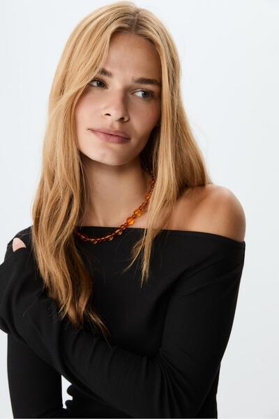 Stradivarius Basic bell sleeve T-shirt