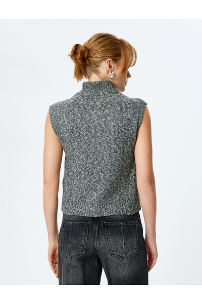 Koton Yarım Fermuar Detaylı Dik Yaka Kolsuz Triko Süveter