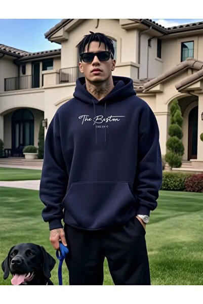 caddekombin Μπλουζάκι με κουκούλα Boston Est με τσέπη και επένδυση από μαλλί σε μπλε ναυτικό χρώμα