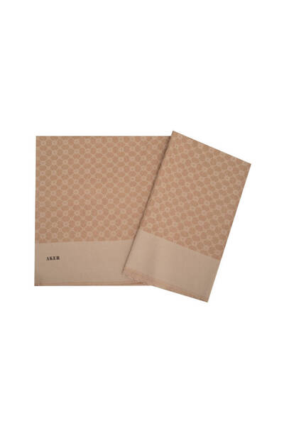 Aker شال إليجانس مونوغرام