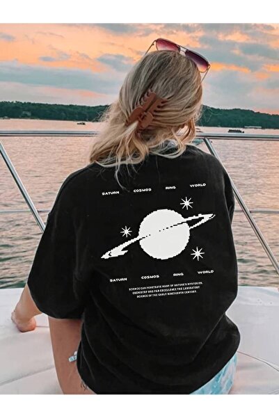 Harajuku Style تيشيرت نسائي بأكمام قصيرة وياقة دائرية مطبوع عليه كوكب زحل الأسود