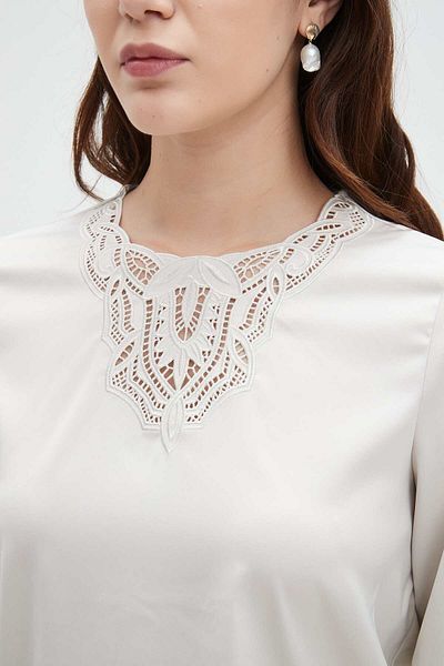 Nichii Women's Long Sleeve Blouse with Chest Pattern