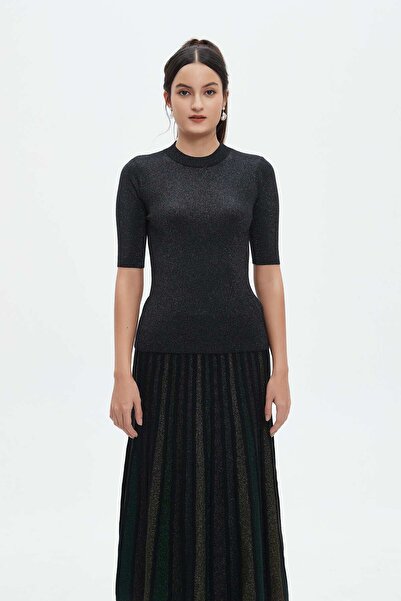 Nichii بلوزة نسائية لامعة بأكمام قصيرة