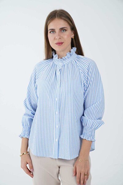 Nichii بلوزة مخططة بأكمام طويلة وياقة فراشة