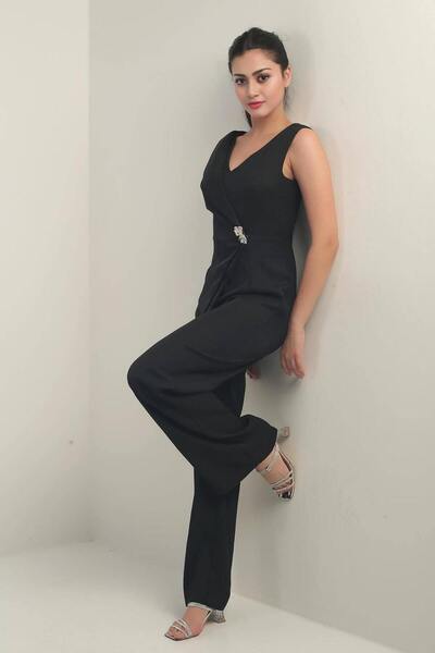 ZISHAN Luxury Plus Size Black V-Neckline Stone Detail Stylish Evening Dress Jumpsuit - for Special Invitations 425