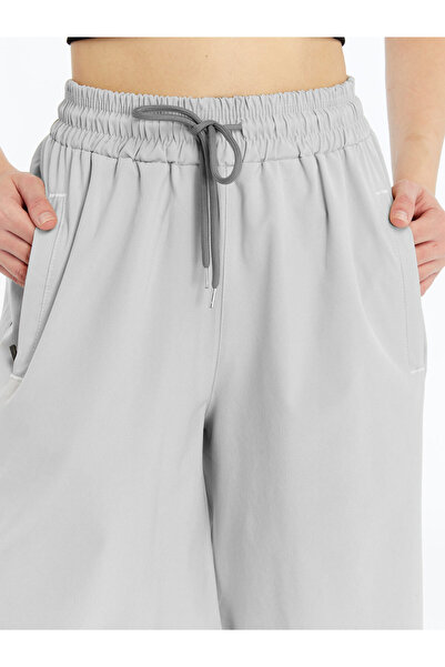 OXVİN Women's Parachute Thin Fabric Comfortable Fit Hidden Zipper 3 Pocket Shorts