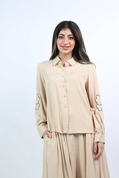 mica قميص نسائي سادة مع تطريز على المرفقين - كم طويل