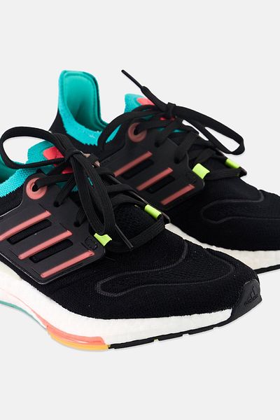 adidas Kids Boy Ultra Boost 22 Lace Up Running Shoes, Black