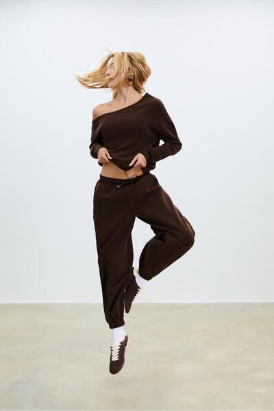 Stradivarius Yumuşak, açık omuzlu sweatshirt