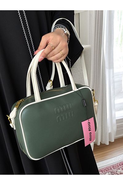 GENERAL High quality shoulder bag with accessories