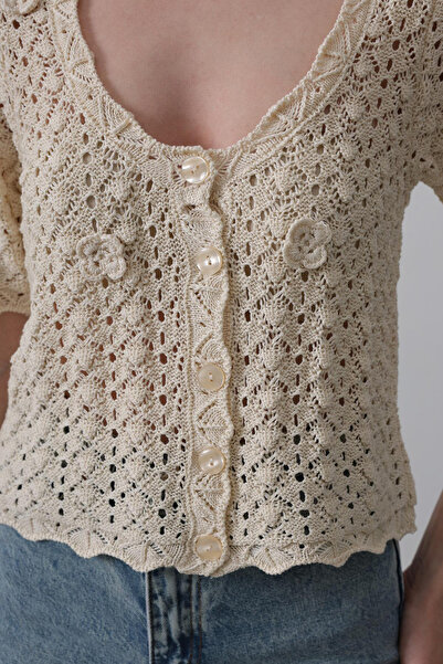 VAGGON Women's Ecru Floral Detailed Buttoned Knitwear Vs00461