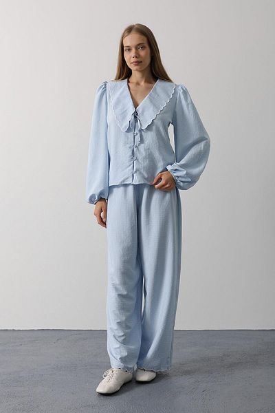 VAGGON Women's Baby Blue Embroidered Baby Collar Pants Suit Vs00605
