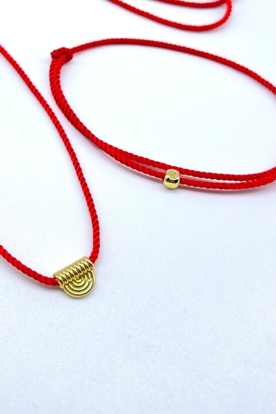 Concept HuBuTU Minimal Gold Figured Thin Twisted Red String Necklace and Bracelet Set