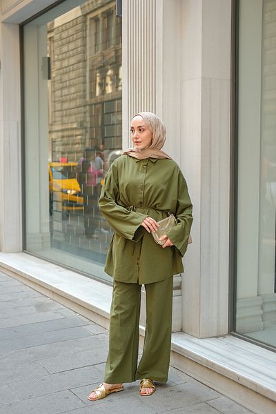 LOCCO Costum de damă cu detaliu cu nasturi dublu verde kaki