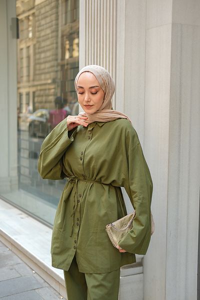 LOCCO Costum de damă cu detaliu cu nasturi dublu verde kaki