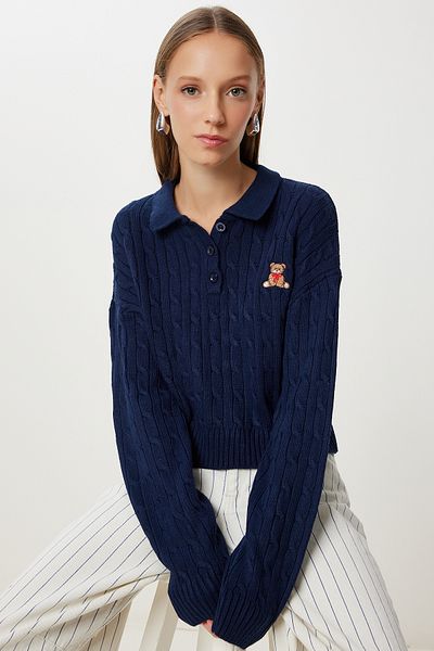 Happiness İstanbul Women's Navy Blue Polo Neck Teddy Bear Embroidered Knitwear Sweater Kh00102