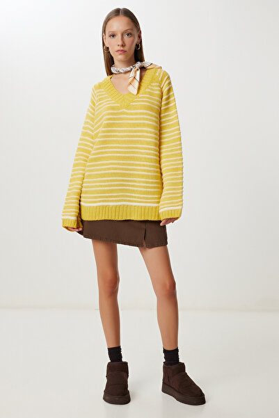 Happiness İstanbul Kadın Sarı Kemik Çizgili Oversize Triko Kazak NV00077