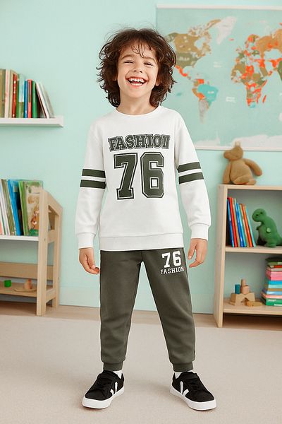 TRENDYOLKIDS Costum tricotat din bumbac cu slogan ecru TKDAW25AU00066