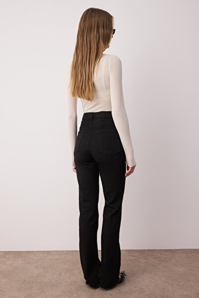 Trendyol Collection Černé rozparkované džíny s vysokým pasem TWOAW22JE0382