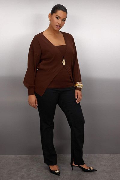 Trendyol Curve Brown Button Detailed V-Neck Knitwear Cardigan-Blouse Set Tbbaw26Av00012