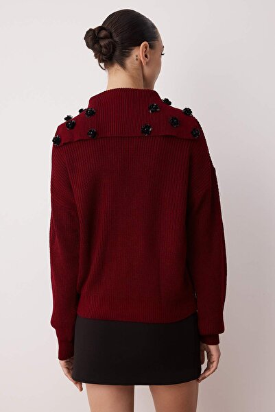 Trendyol Collection Burgundy Turn-Down Collar Rose Accessory Detailed Knitwear Sweater Twoaw26Kz00133